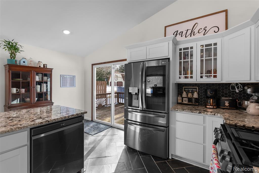 7067 Stanley Rd Road, Flushing, MI 48433 — Photo 5