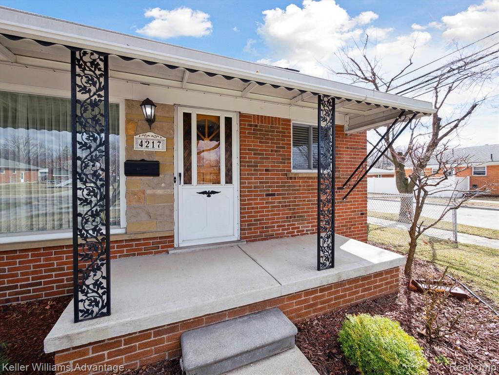4217 MCKINLEY Street, Dearborn Heights, MI 48125 — Photo 4