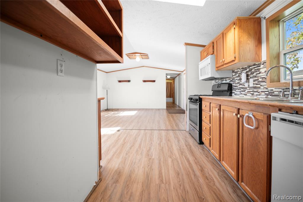 23467 Manor Road North, New Boston, MI 48164 — Photo 13