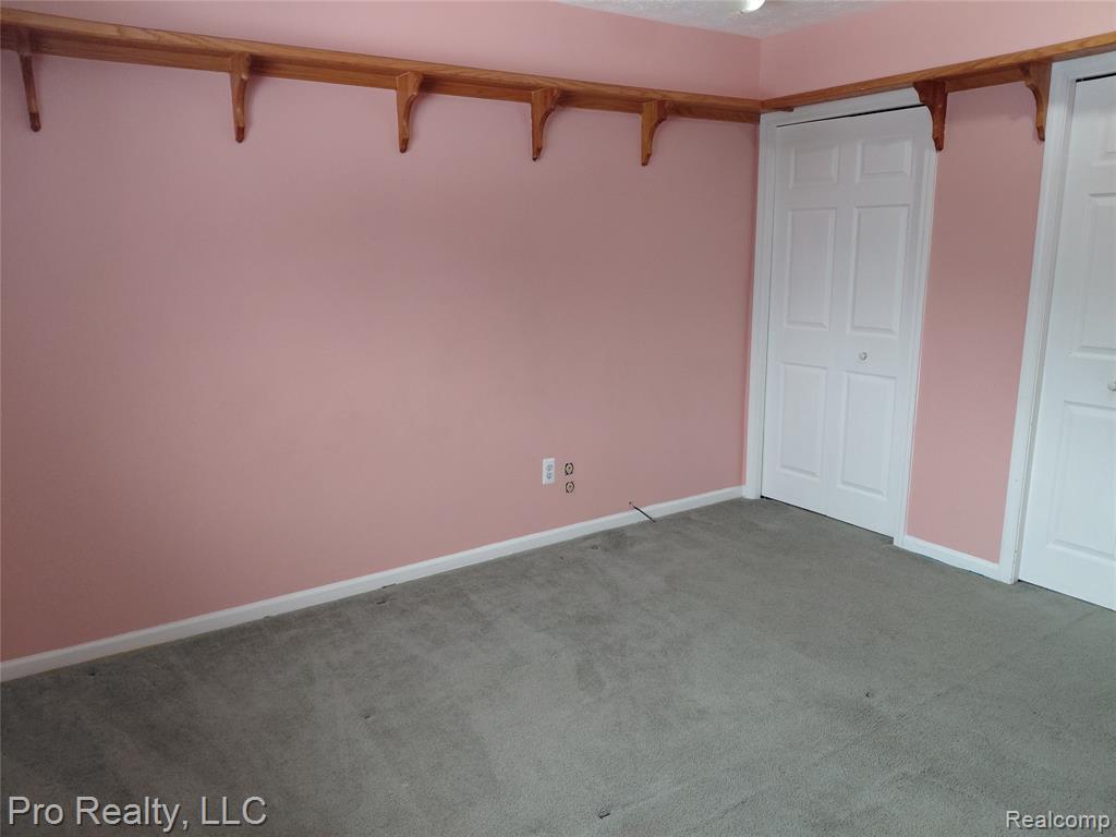 8445 Crestshire Drive, Ypsilanti, MI 48197 — Photo 17