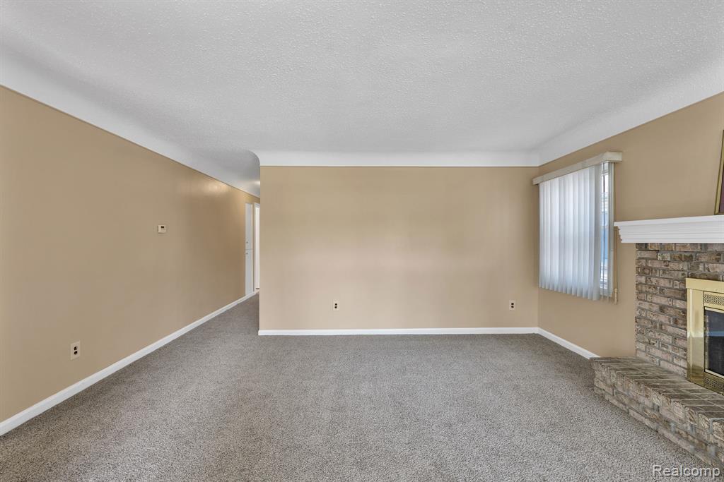 7411 N Vernon Street, Dearborn Heights, MI 48127 — Photo 8