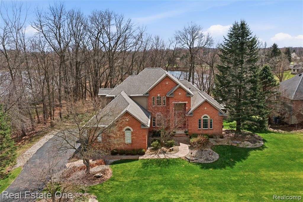 10152 Rosemarie Run, Brighton, MI 48114 — Photo 2