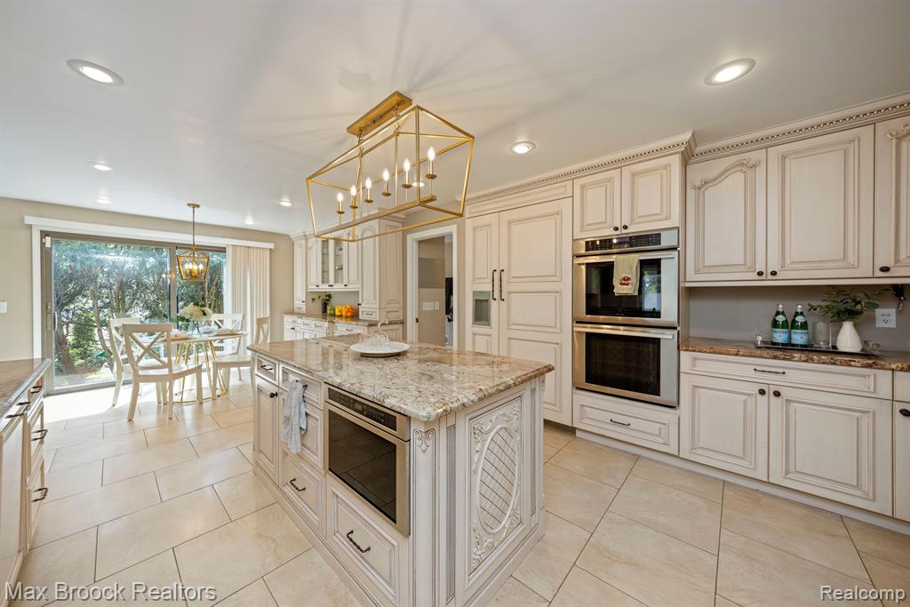 4619 MAURA Lane, West Bloomfield, MI 48323 — Photo 6