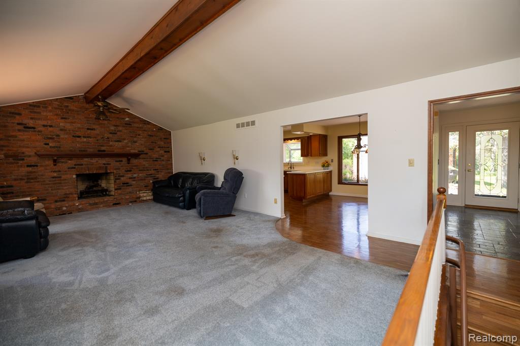 6084 Upper Straits Boulevard, West Bloomfield, MI 48324 — Photo 9