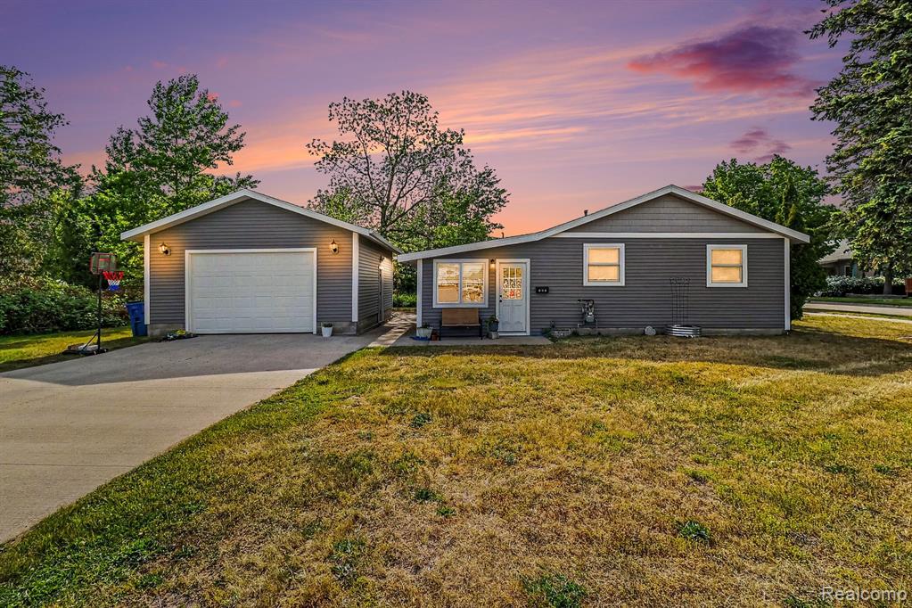 701 W Loomis Street, Ludington, MI 49431