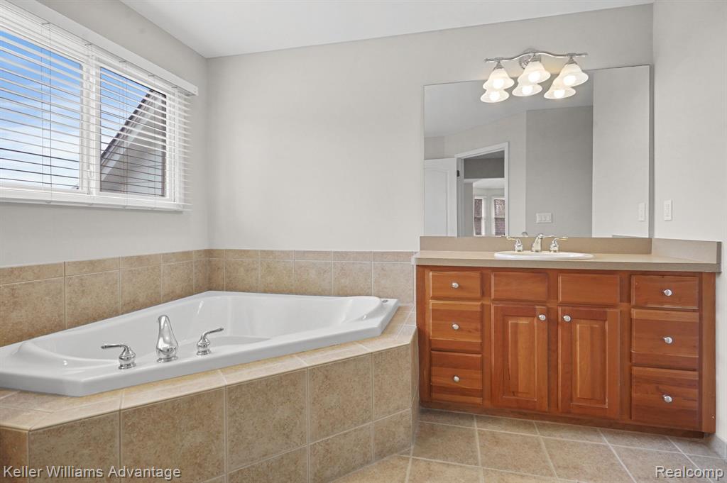 47232 MERION Circle, Northville, MI 48168 — Photo 39