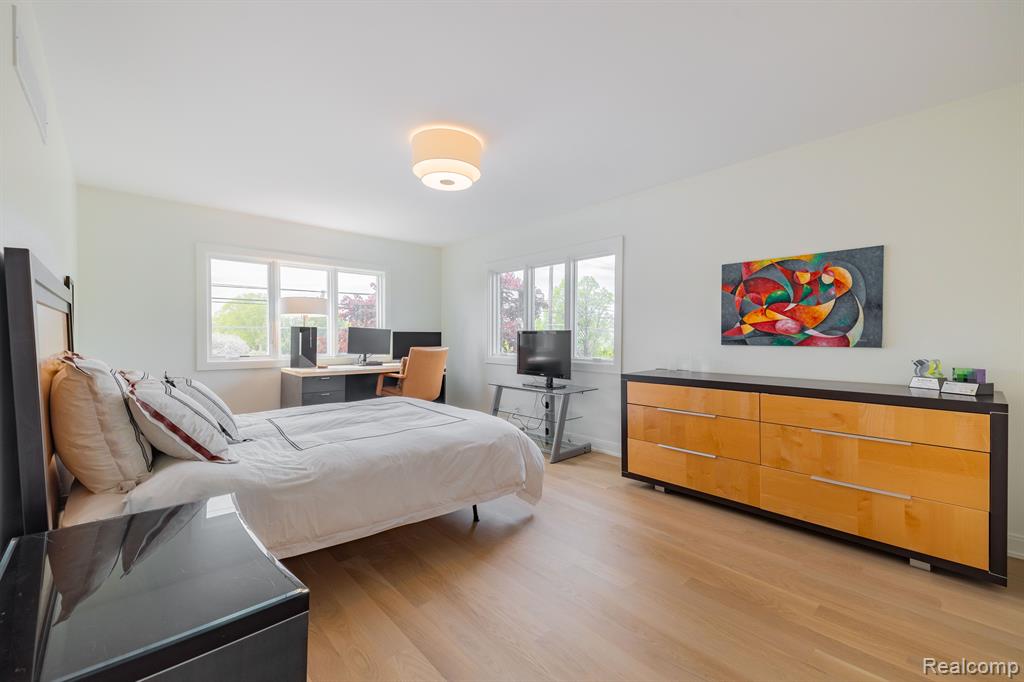 655 CANTERBURY Road, Grosse Pointe Woods, MI 48236 — Photo 38
