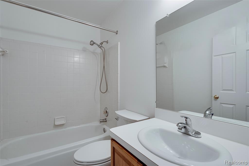 44981 Coachman Court, Canton, MI 48187 — Photo 32