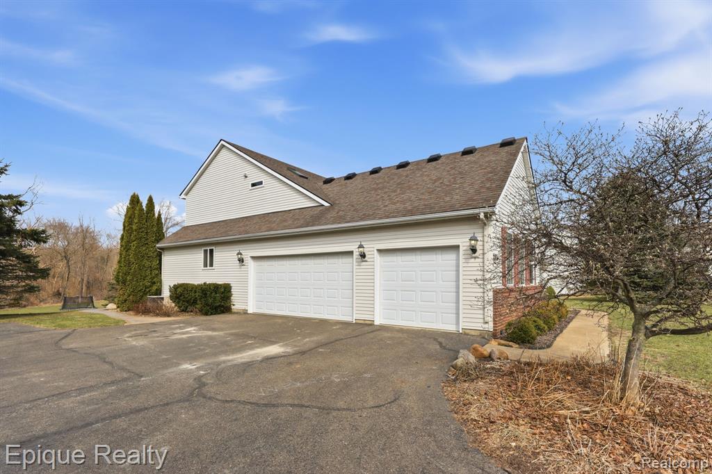 2234 Ridgewood Drive, Howell, MI 48843 — Photo 4