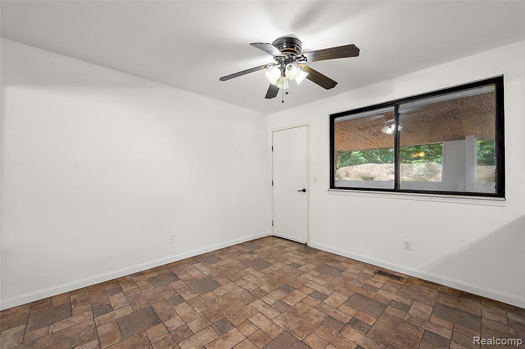 7427 Emerson, Washington, MI — Photo 23
