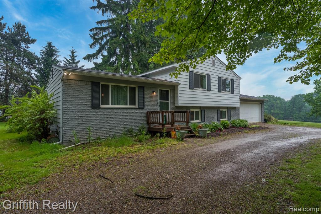 13557 Dunham Road, Hartland, MI 48353 — Photo 5