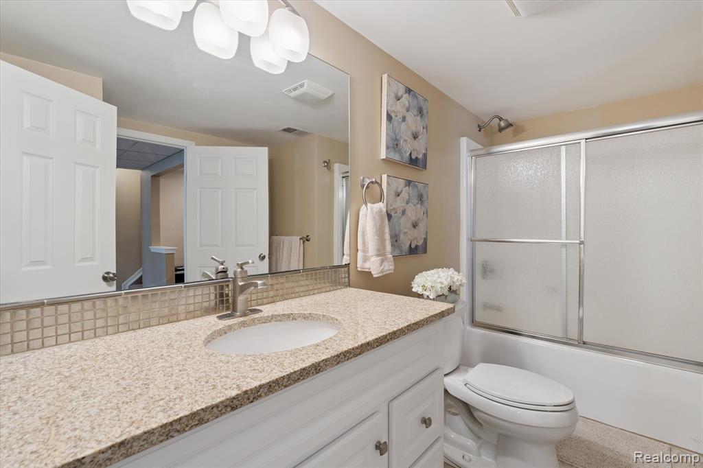 1244 Crystal Pointe Circle, Fenton, MI 48430 — Photo 27
