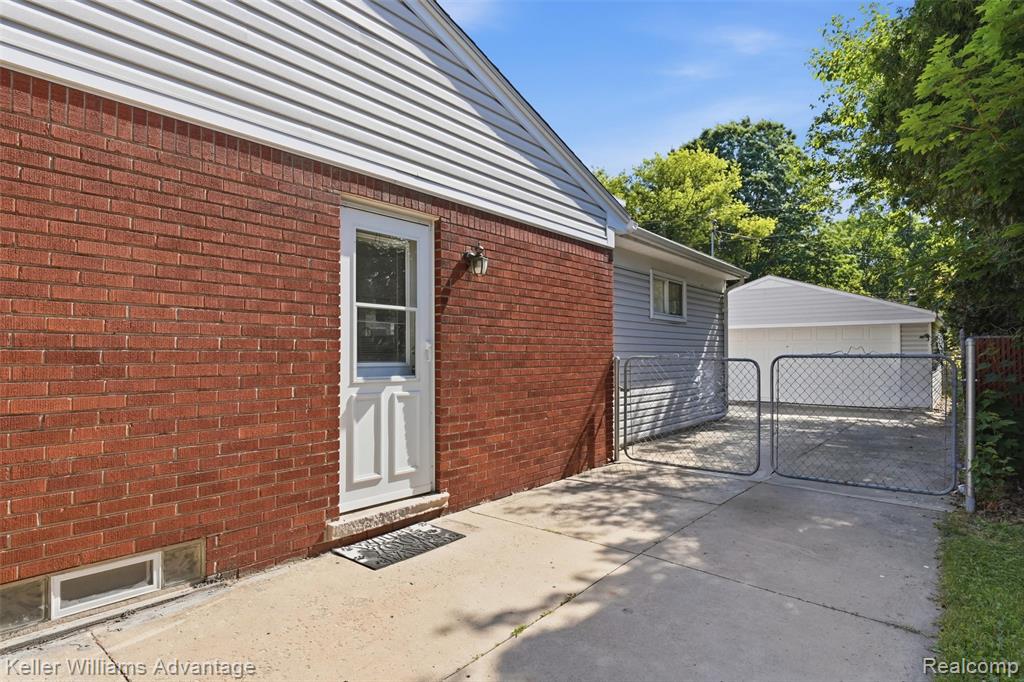 9883 William Street, Taylor, MI 48180 — Photo 36