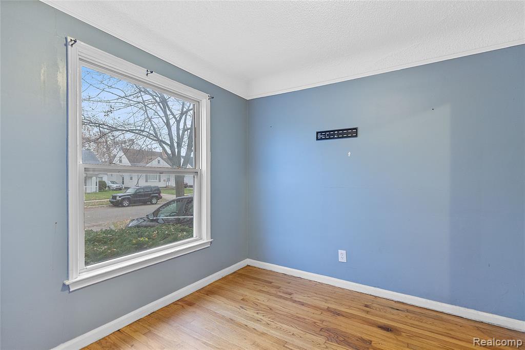 20301 KENOSHA Street, Harper Woods, MI 48225 — Photo 6