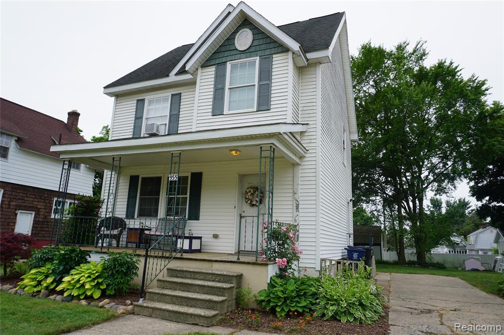 955 N Chevrolet Avenue, Flint, MI 48504 — Photo 2