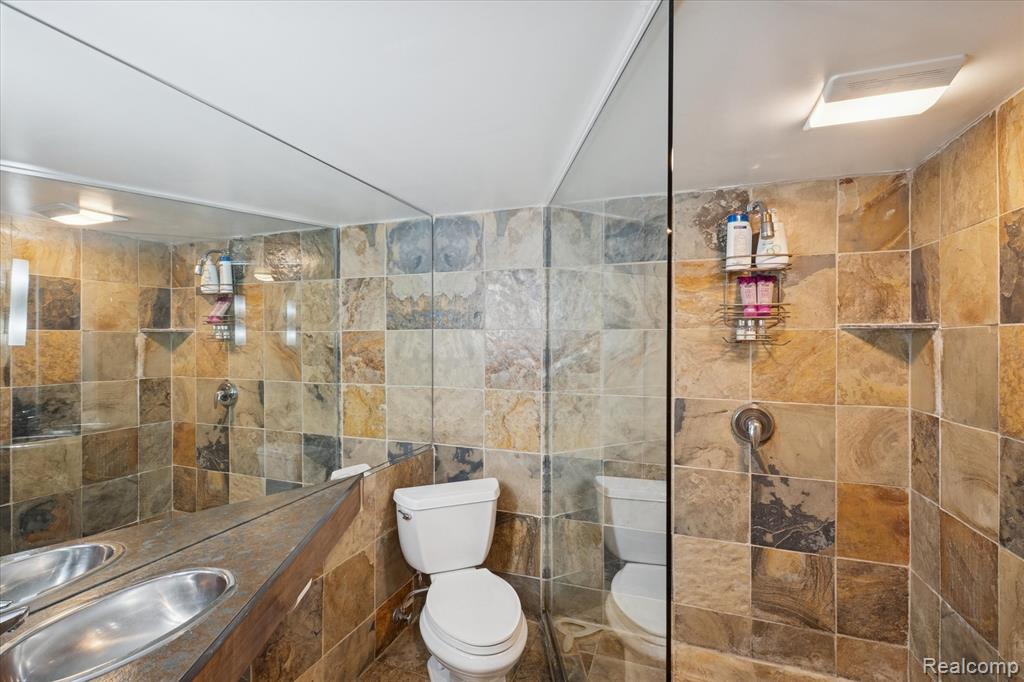 596 Henrietta Street, Birmingham, MI 48009 — Photo 47