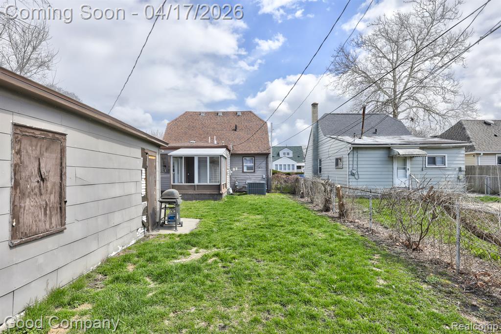 23067 Hazelwood Avenue, Hazel Park, MI 48030 — Photo 26