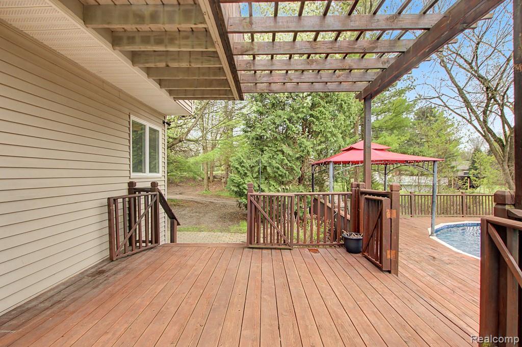 1160 S Garner Road, Milford, MI 48380 — Photo 41