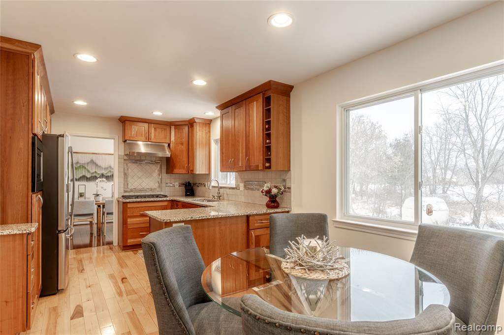5500 Huntsman Drive, White Lake, MI 48383 — Photo 12