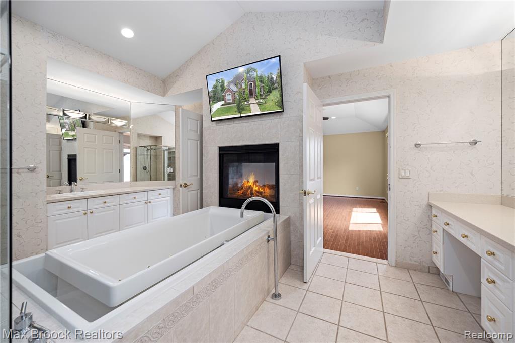 5149 Parkgate Drive, Commerce Twp, MI 48382 — Photo 38