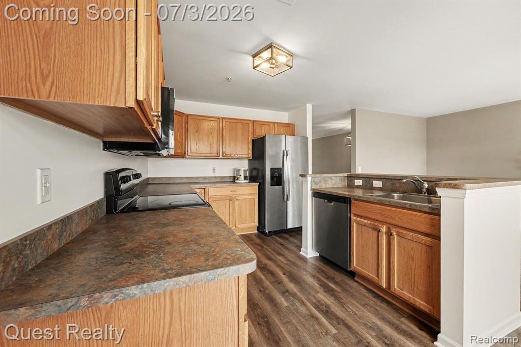 168 Amys Walk Walk, Auburn Hills, MI 48326 — Photo 8