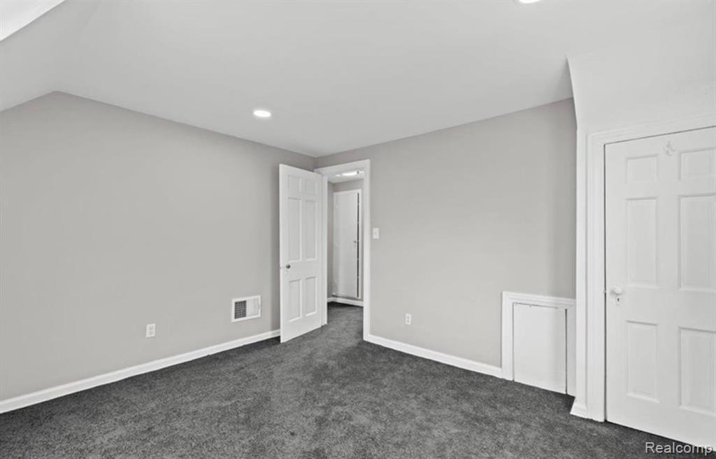 8897 Hartwell Street, Detroit, MI 48228 — Photo 9