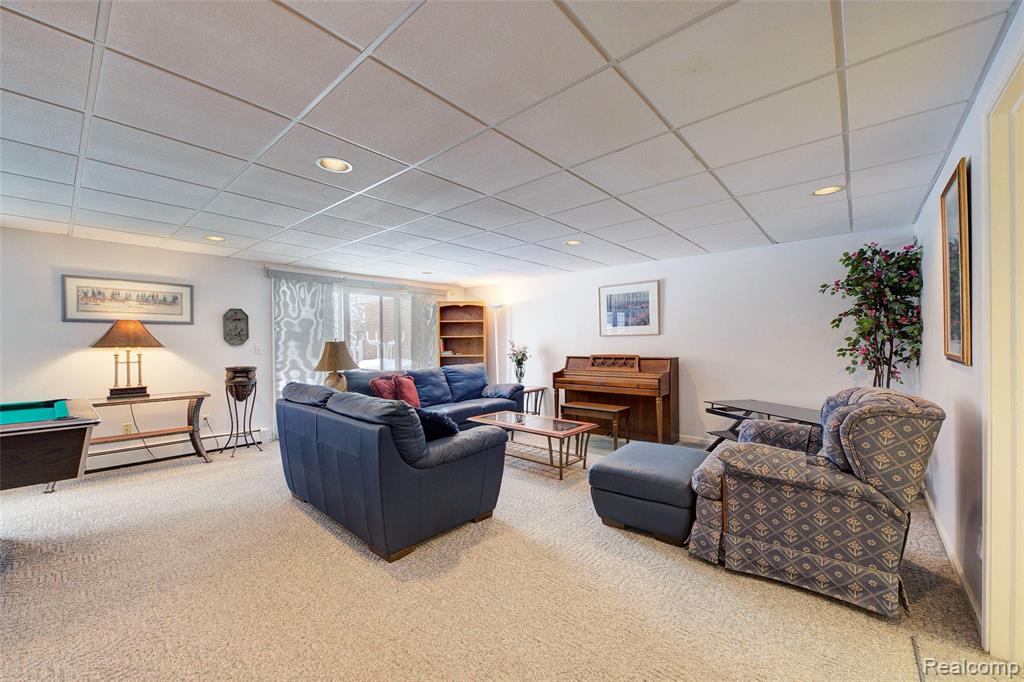 9870 Cambridge Court, 121-2, South Lyon, MI 48178 — Photo 21