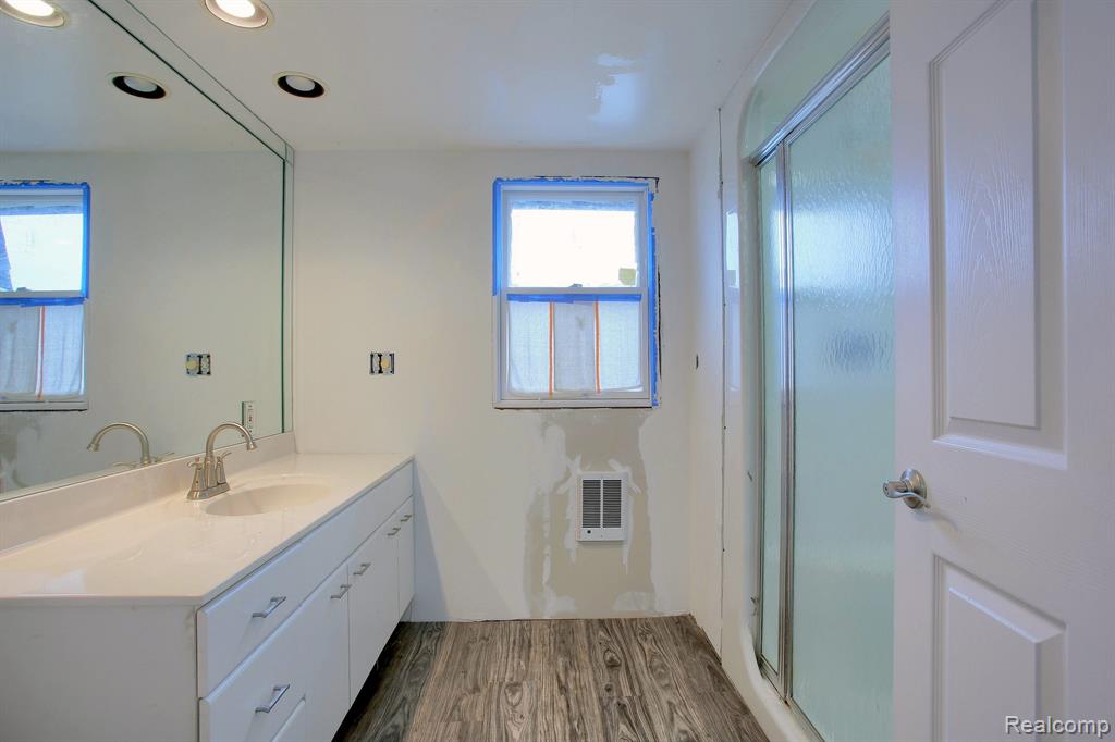 46070 EDGEWATER Drive, Chesterfield, MI, 48047