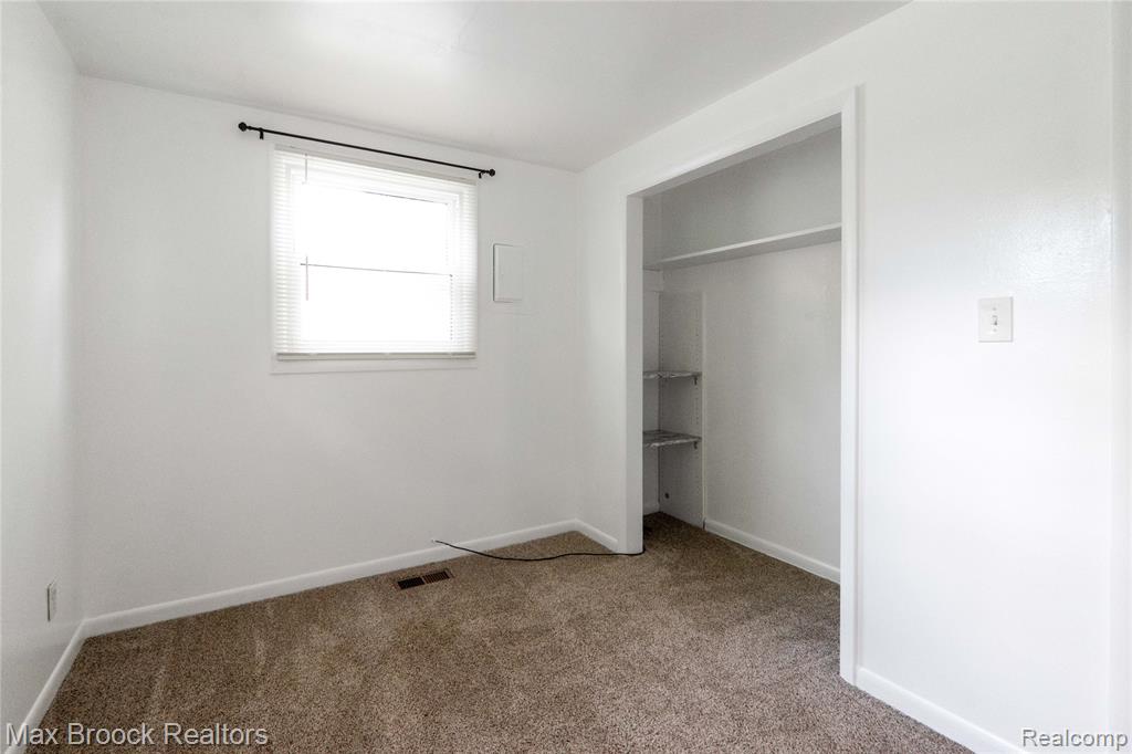 6479 Webb Drive, Flint, MI 48506 — Photo 19