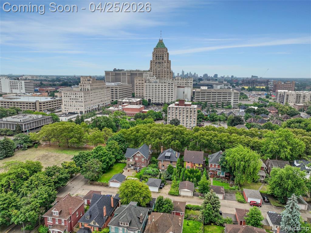 658 Pallister, Detroit, MI 48202 — Photo 62