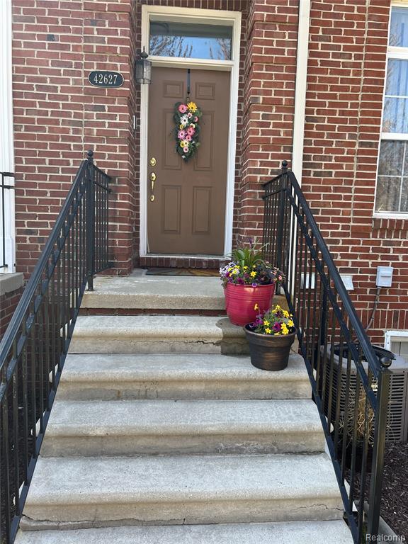 42627 Park Cresent Drive, 36, Sterling Heights, MI 48313 — Photo 5