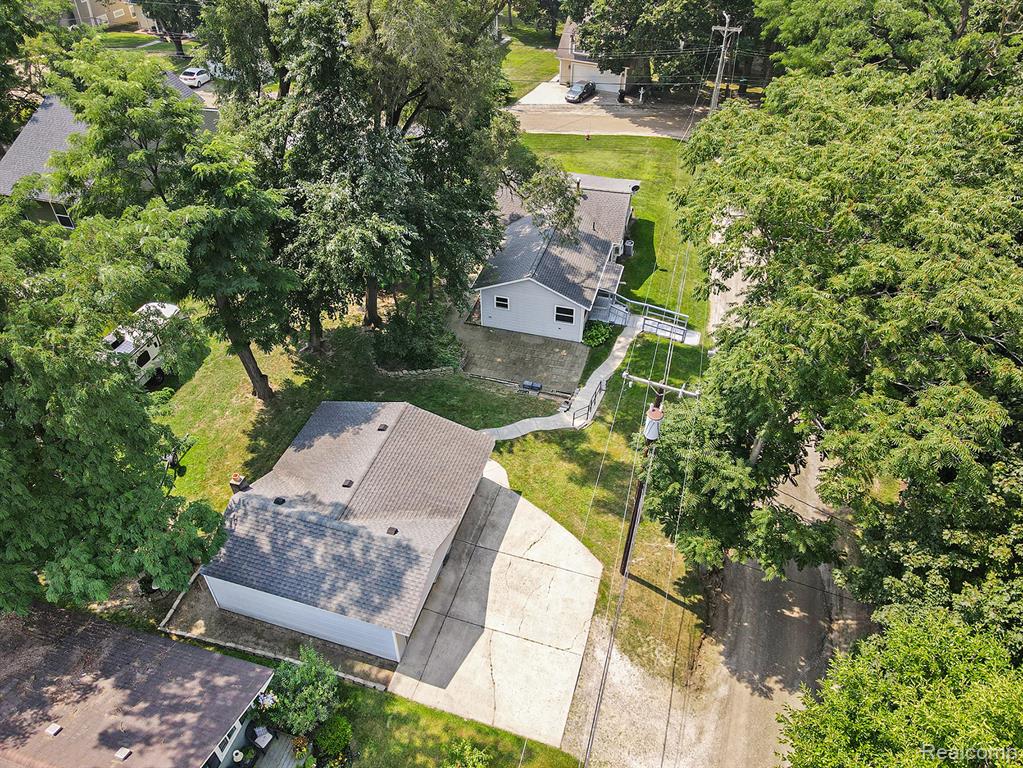 5905 Fonda Lake Drive, Brighton, MI 48116 — Photo 22