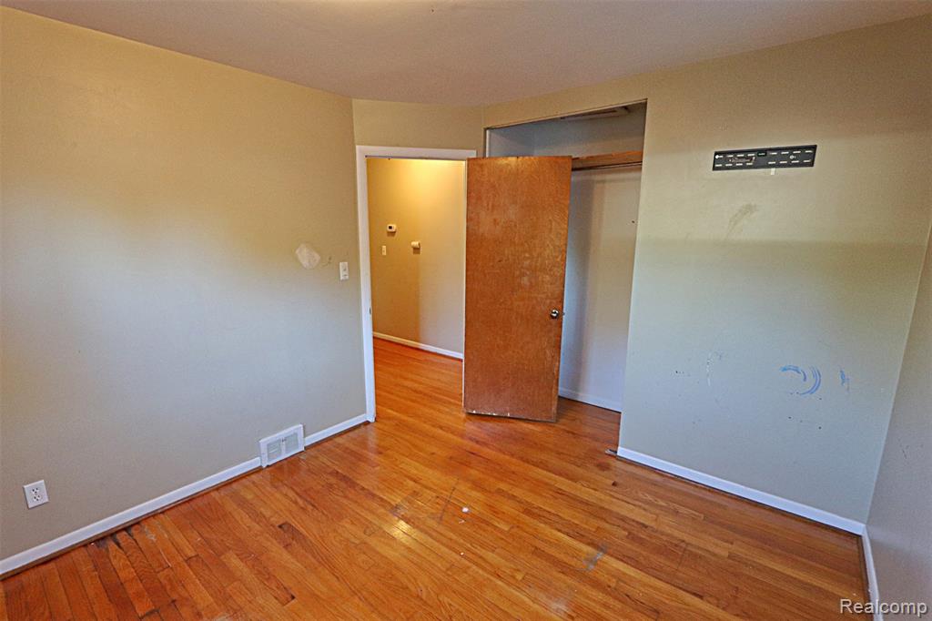 9010 LEVERNE Street, Redford, MI 48239 — Photo 13