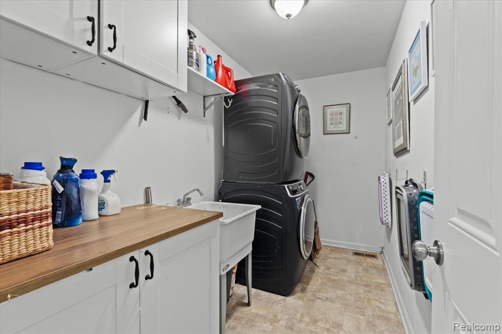 10681 BOULDERCREST Drive, South Lyon, MI 48178 — Photo 38