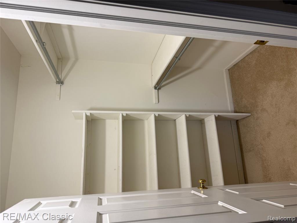 61016 Evergreen Court, South Lyon, MI 48178 — Photo 5