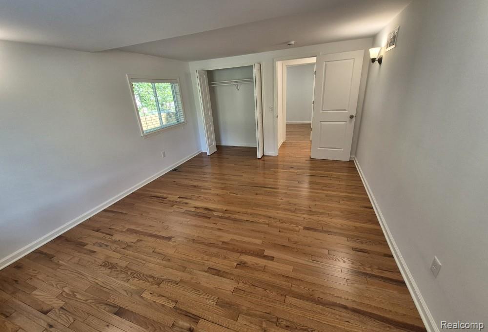 7377 Cooley Lake Road, West Bloomfield, MI 48324 — Photo 32