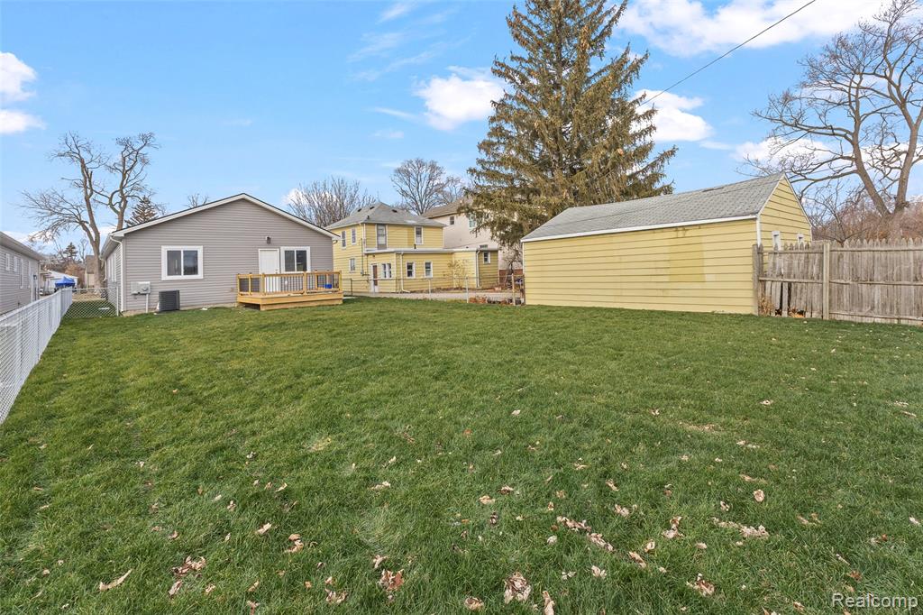 4833 Harding St, Dearborn Heights, MI 48125 — Photo 17