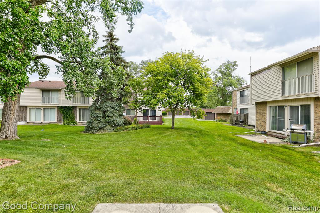 1 FREDRICKSBURG TOWNE Street, Southfield, MI 48075 — Photo 30