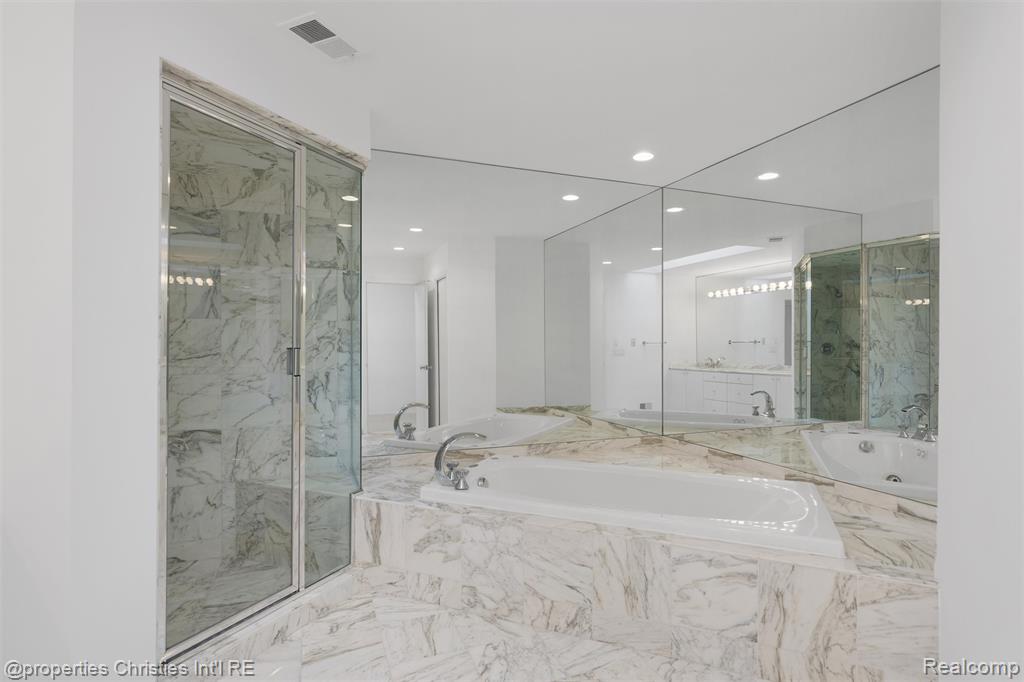 4768 Wendrick Drive, West Bloomfield, MI 48323 — Photo 26
