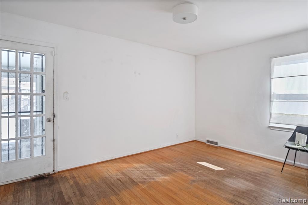 258 Piper Boulevard, Detroit, MI 48215 — Photo 13