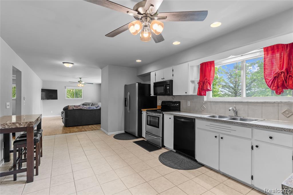 7284 Fostoria Road, Mayville Vlg, MI 48744 — Photo 12