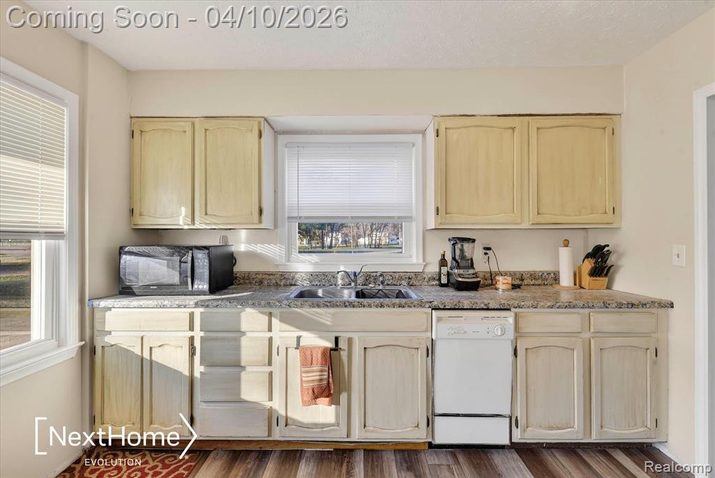 46295 Chatsworth Drive, Van Buren, MI 48111 — Photo 10