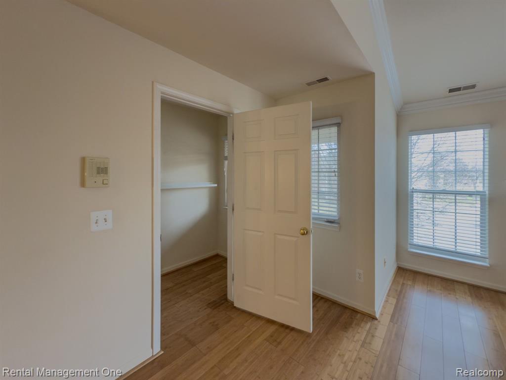 44327 LAKEPOINTE Drive, Sterling Heights, MI 48313 — Photo 27