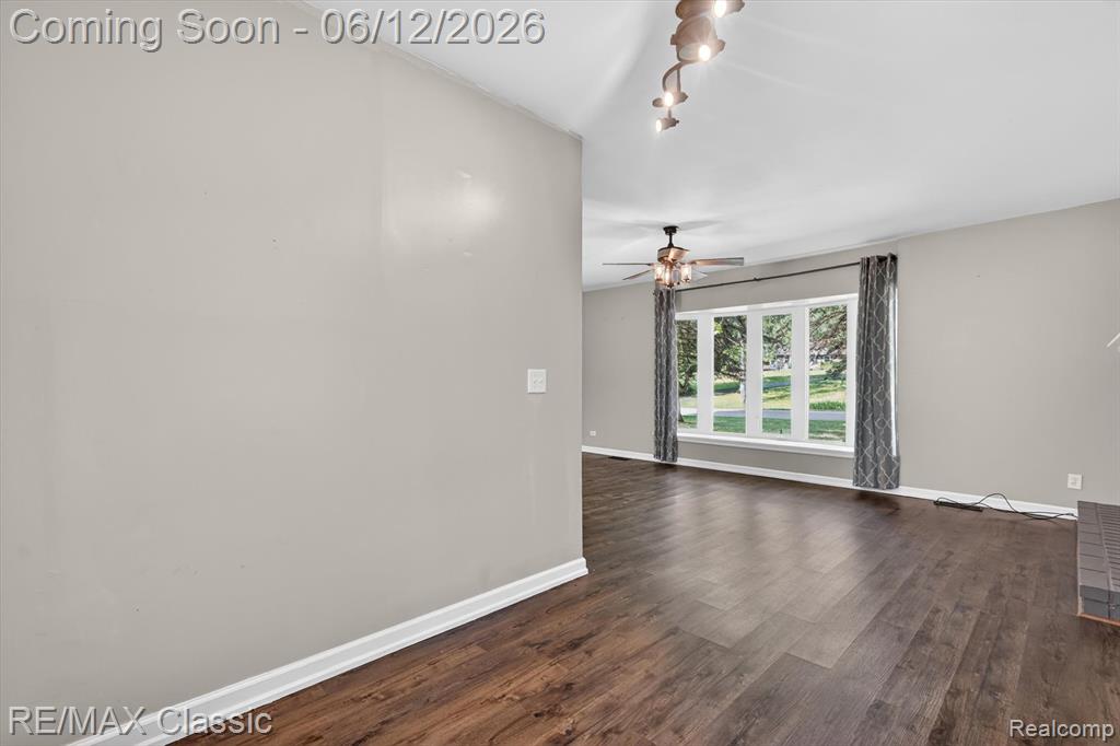 2939 Shirley Street, Milford, MI 48380 — Photo 9