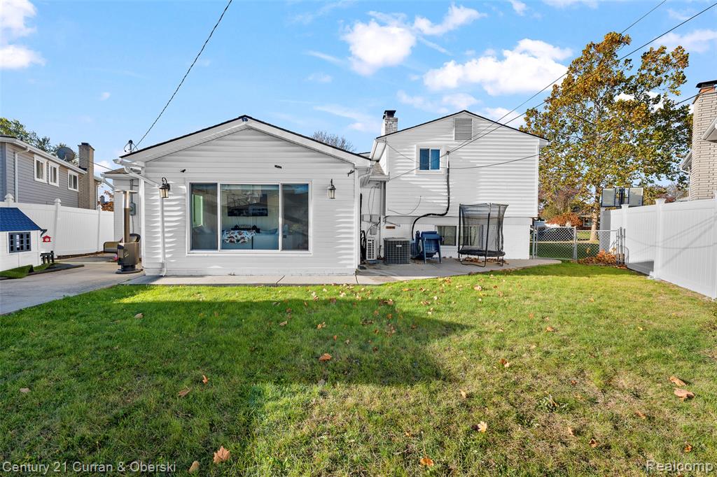 1310 Plainfield Street, Dearborn Heights, MI 48127 — Photo 29