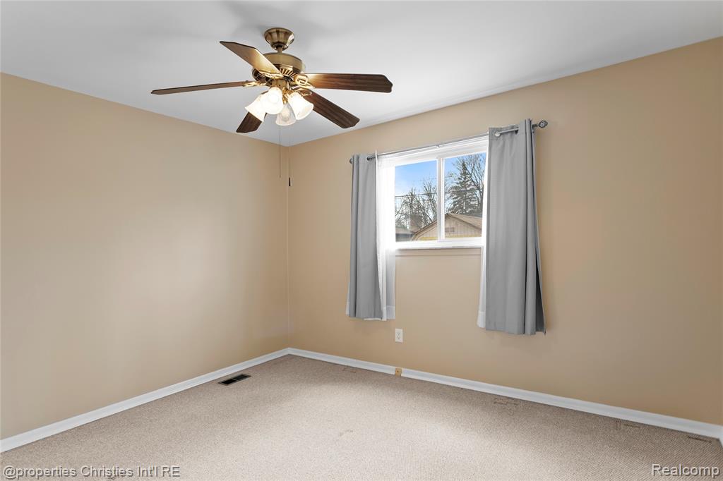 8834 Janis Street, Shelby Twp, MI 48317 — Photo 21