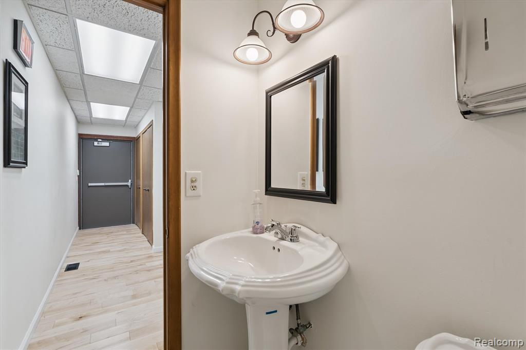 1117 Villa Linde Court, Flint, MI 48532 — Photo 35
