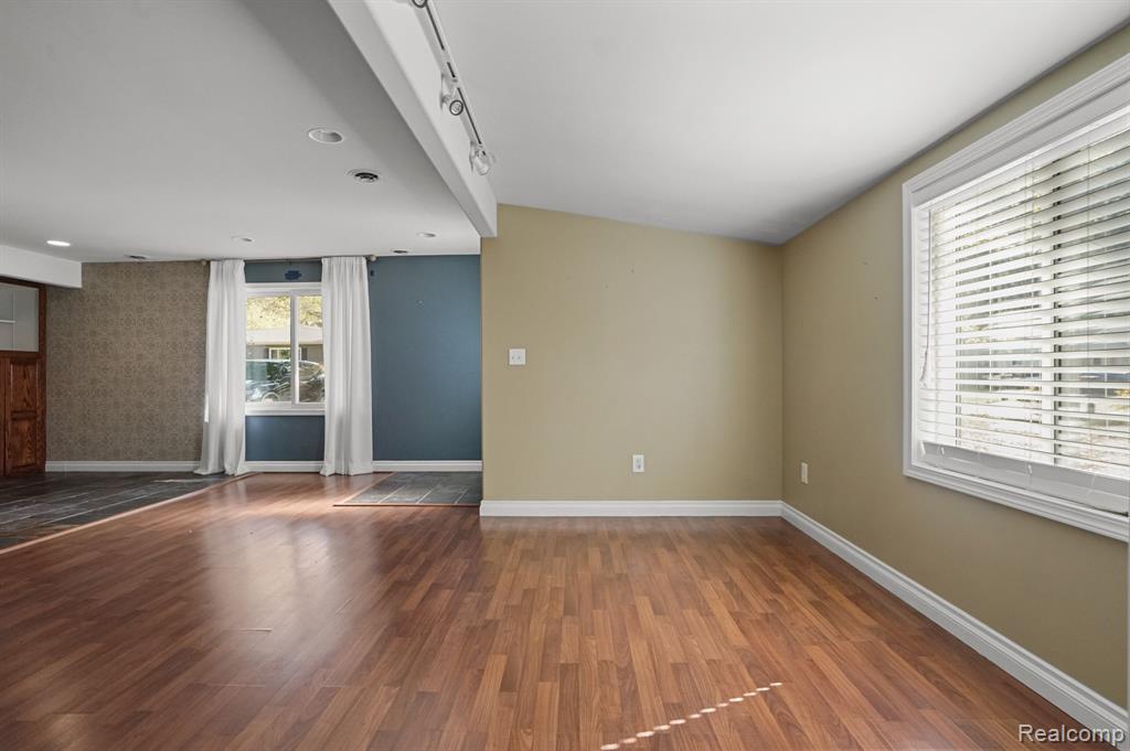 9106 Maple Road, Clay, MI 48001 — Photo 10
