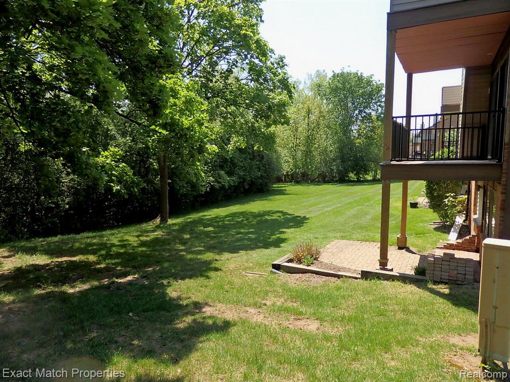 4411 Laurel Club Circle, West Bloomfield, MI 48323 — Photo 4