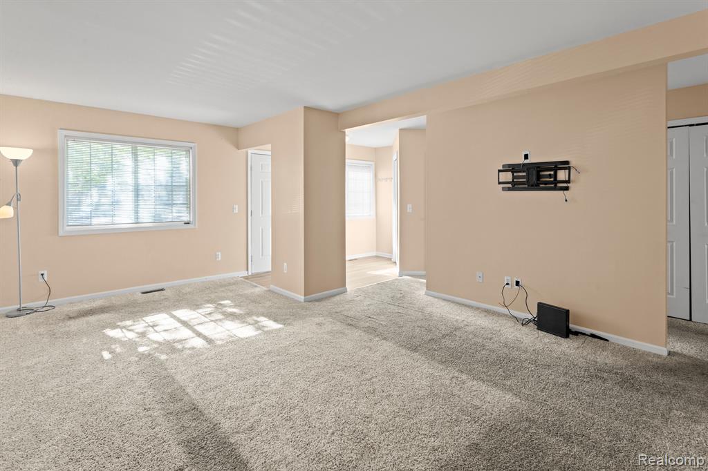 16251 TERRACE VILLAGE Drive, Taylor, MI 48180 — Photo 11